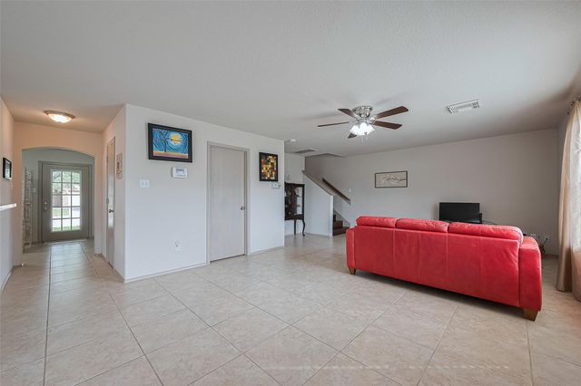 802 Remington Walk Court, Houston, TX 77073