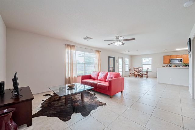 802 Remington Walk Court, Houston, TX 77073