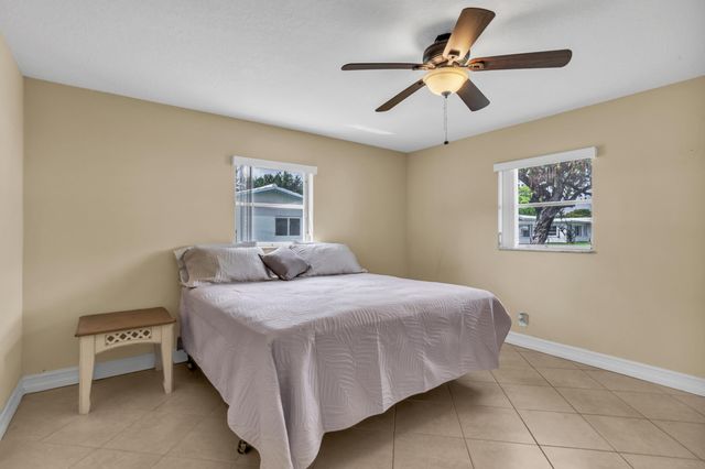 8208 NW 14 Street, Plantation, FL 33322