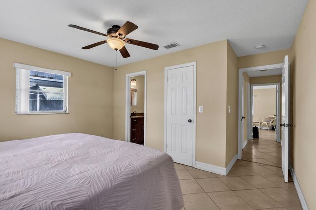 8208 NW 14 Street, Plantation, FL 33322