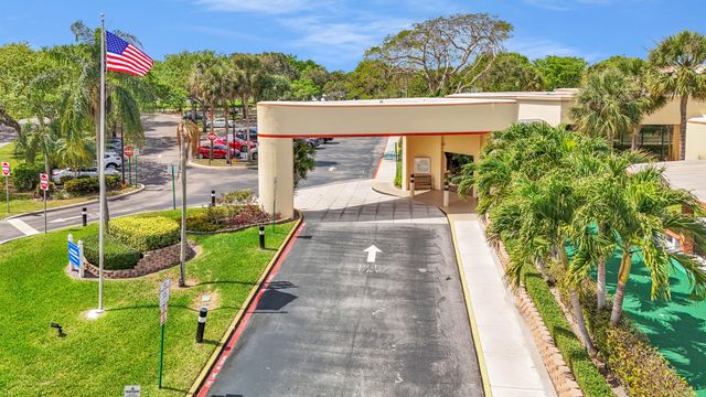 8208 NW 14 Street, Plantation, FL 33322