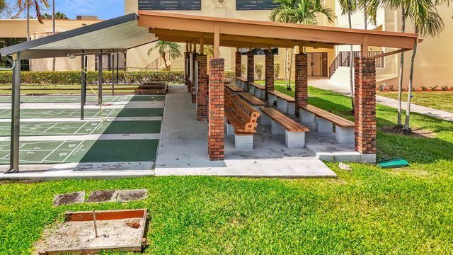 8208 NW 14 Street, Plantation, FL 33322