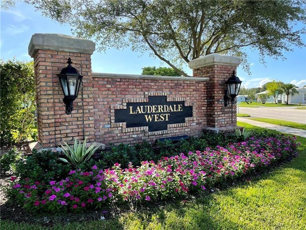 8208 NW 14 Street NW, Plantation, FL 33322