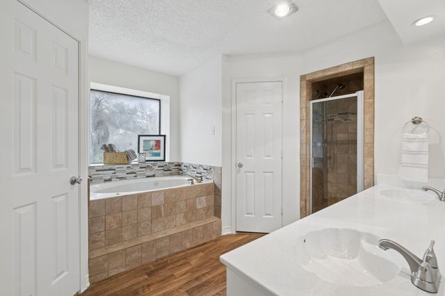 5620 Cool Springs Drive, Midlothian, TX 76065