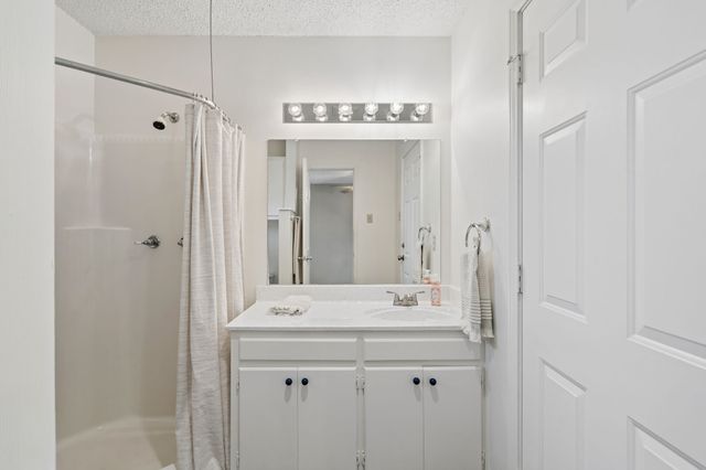 5620 Cool Springs Drive, Midlothian, TX 76065