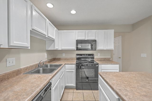 8039 Shadow Oak Drive, North Charleston, SC 29406