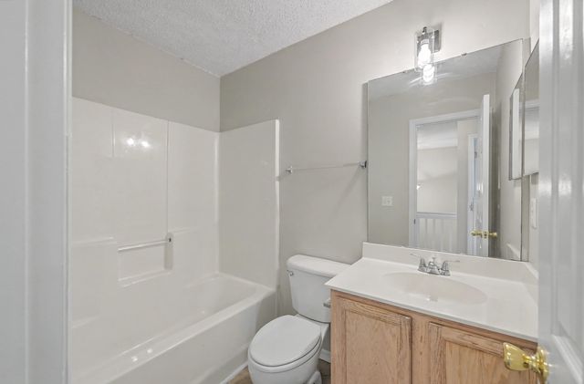 8039 Shadow Oak Drive, North Charleston, SC 29406