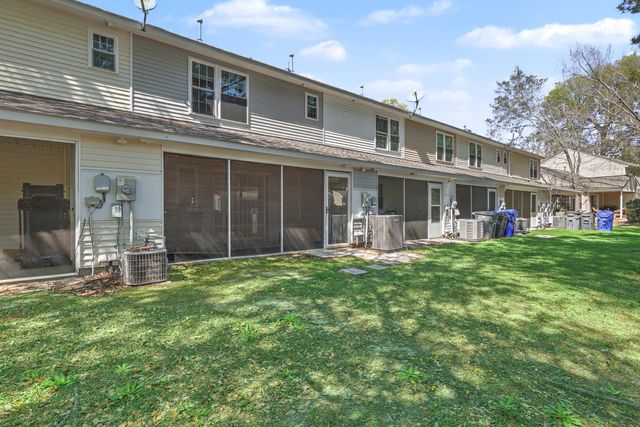 8039 Shadow Oak Drive, North Charleston, SC 29406