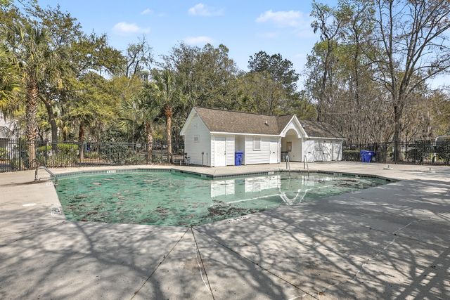 8039 Shadow Oak Drive, North Charleston, SC 29406