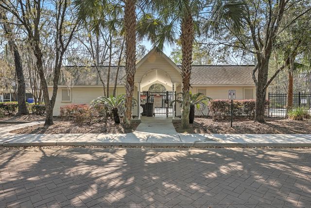 8039 Shadow Oak Drive, North Charleston, SC 29406