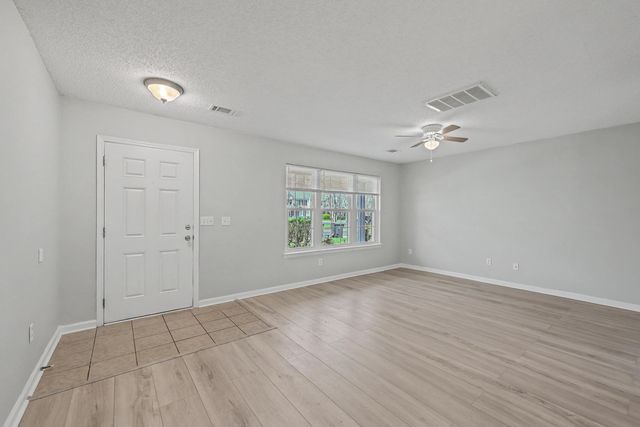 8039 Shadow Oak Drive, North Charleston, SC 29406