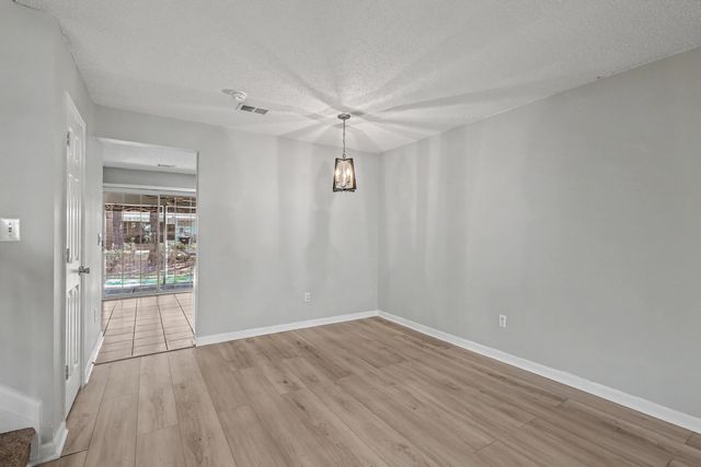 8039 Shadow Oak Drive, North Charleston, SC 29406