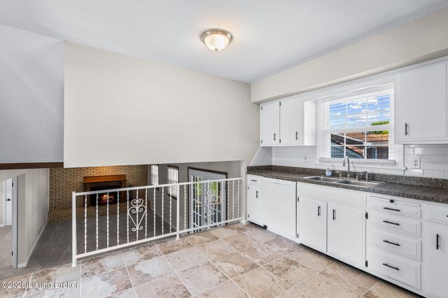 3902 San Marcos Rd, Jeffersontown, KY 40299