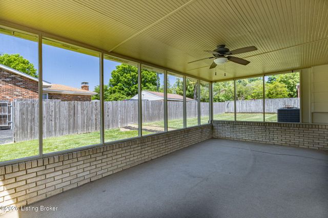 3902 San Marcos Rd, Jeffersontown, KY 40299