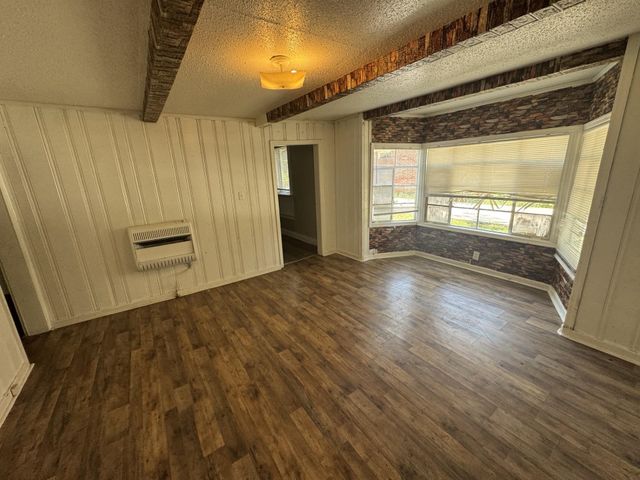 1829 THE OAKS AVE, Memphis, TN 38127