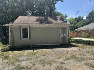 1829 THE OAKS AVE, Memphis, TN 38127