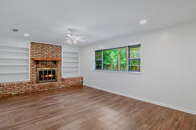 2020 N Kirkwood Drive, Shreveport, LA 71118