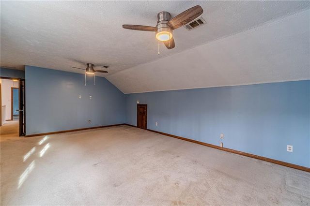 948 Hampton NW Trail, Lilburn, GA 30047