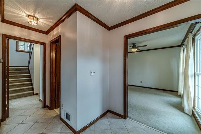 948 Hampton NW Trail, Lilburn, GA 30047