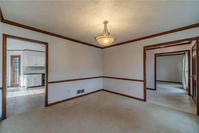 948 Hampton NW Trail, Lilburn, GA 30047