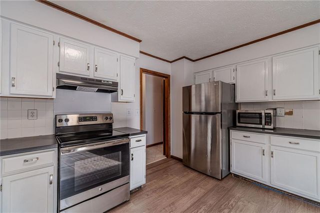 948 Hampton NW Trail, Lilburn, GA 30047