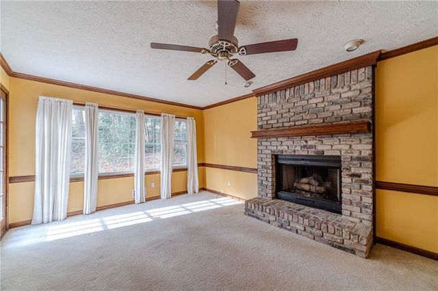 948 Hampton NW Trail, Lilburn, GA 30047