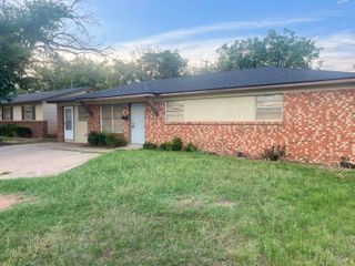 1906 70th Street, Lubbock, TX 79412