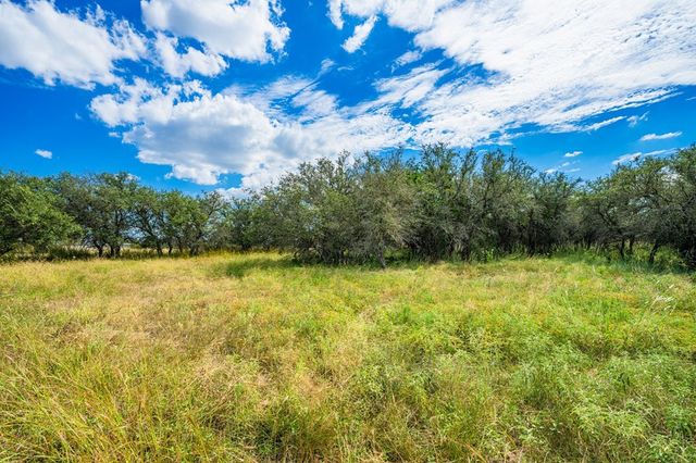 4233 Stonecreek Cir Lot B Lot 27-B, Kerrville, TX 78028