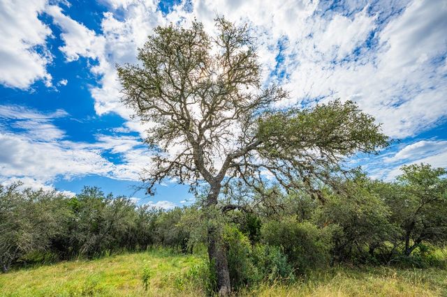 4233 Stonecreek Cir Lot B Lot 27-B, Kerrville, TX 78028