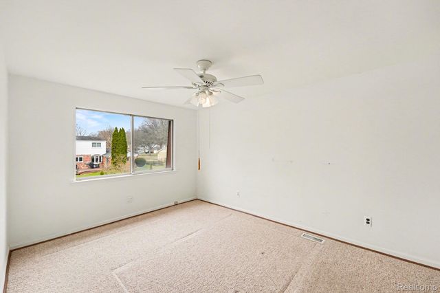 15563 Hix Street, Livonia, MI 48154