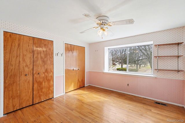 15563 Hix Street, Livonia, MI 48154