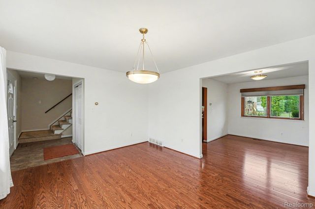 15563 Hix Street, Livonia, MI 48154