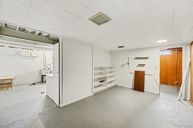 15563 Hix Street, Livonia, MI 48154