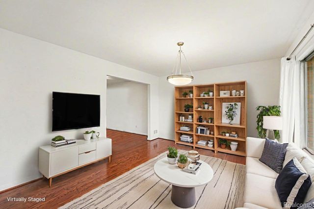 15563 Hix Street, Livonia, MI 48154