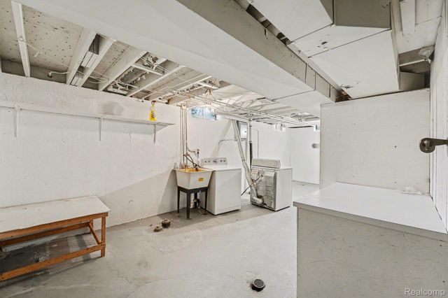 15563 Hix Street, Livonia, MI 48154