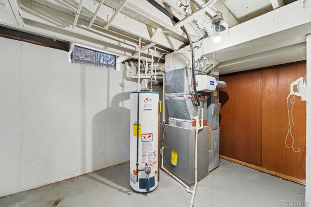 15563 Hix Street, Livonia, MI 48154