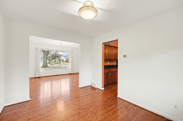 15563 Hix Street, Livonia, MI 48154