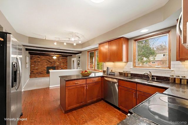 15563 Hix Street, Livonia, MI 48154