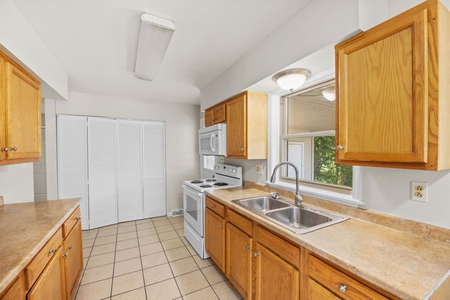 1644 Brittany Lane, Lexington, KY 40504