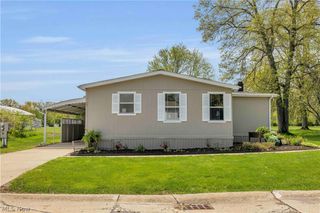 17 Trolleyview Lane, Olmsted Twp, OH 44138