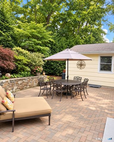 6 Vanderbilt Avenue, Norwalk, CT 06854