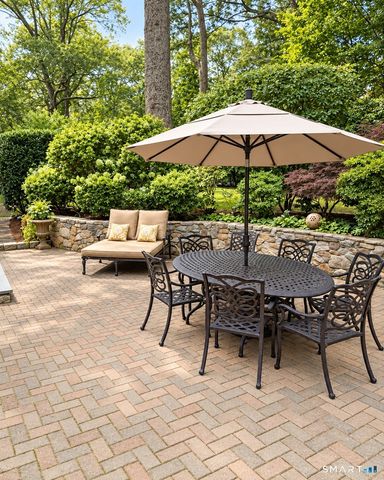 6 Vanderbilt Avenue, Norwalk, CT 06854
