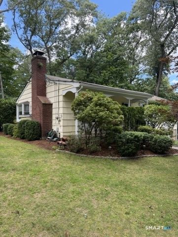 6 Vanderbilt Avenue, Norwalk, CT 06854