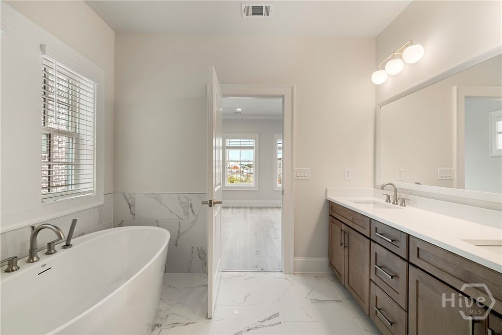 Image 27 of property listing at 357 Chatooga Lane, Savannah, GA 31401