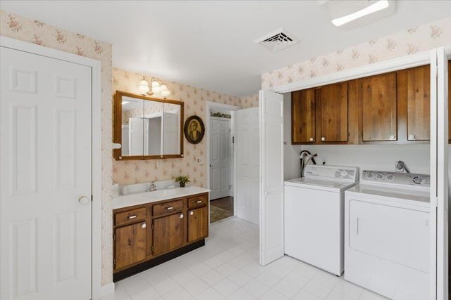193 Finley Drive, Bennington, VT 05201