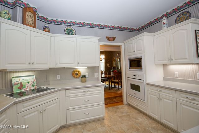 17 Cardinal Drive, Whispering Pines, NC 28327