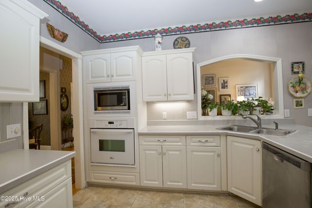 17 Cardinal Drive, Whispering Pines, NC 28327