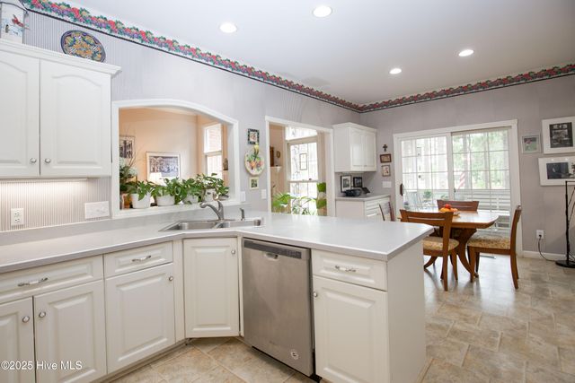 17 Cardinal Drive, Whispering Pines, NC 28327