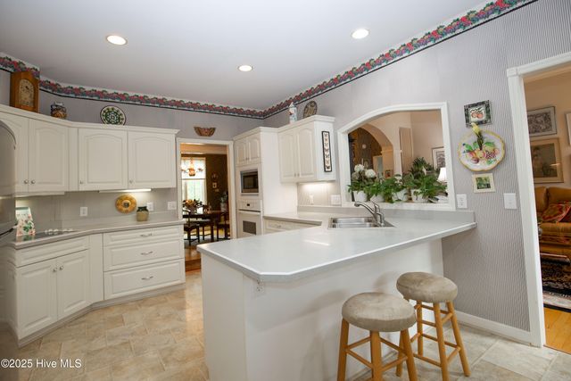 17 Cardinal Drive, Whispering Pines, NC 28327