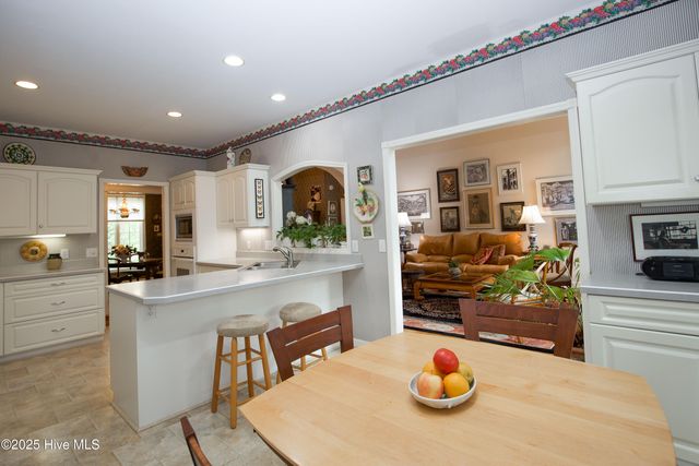 17 Cardinal Drive, Whispering Pines, NC 28327